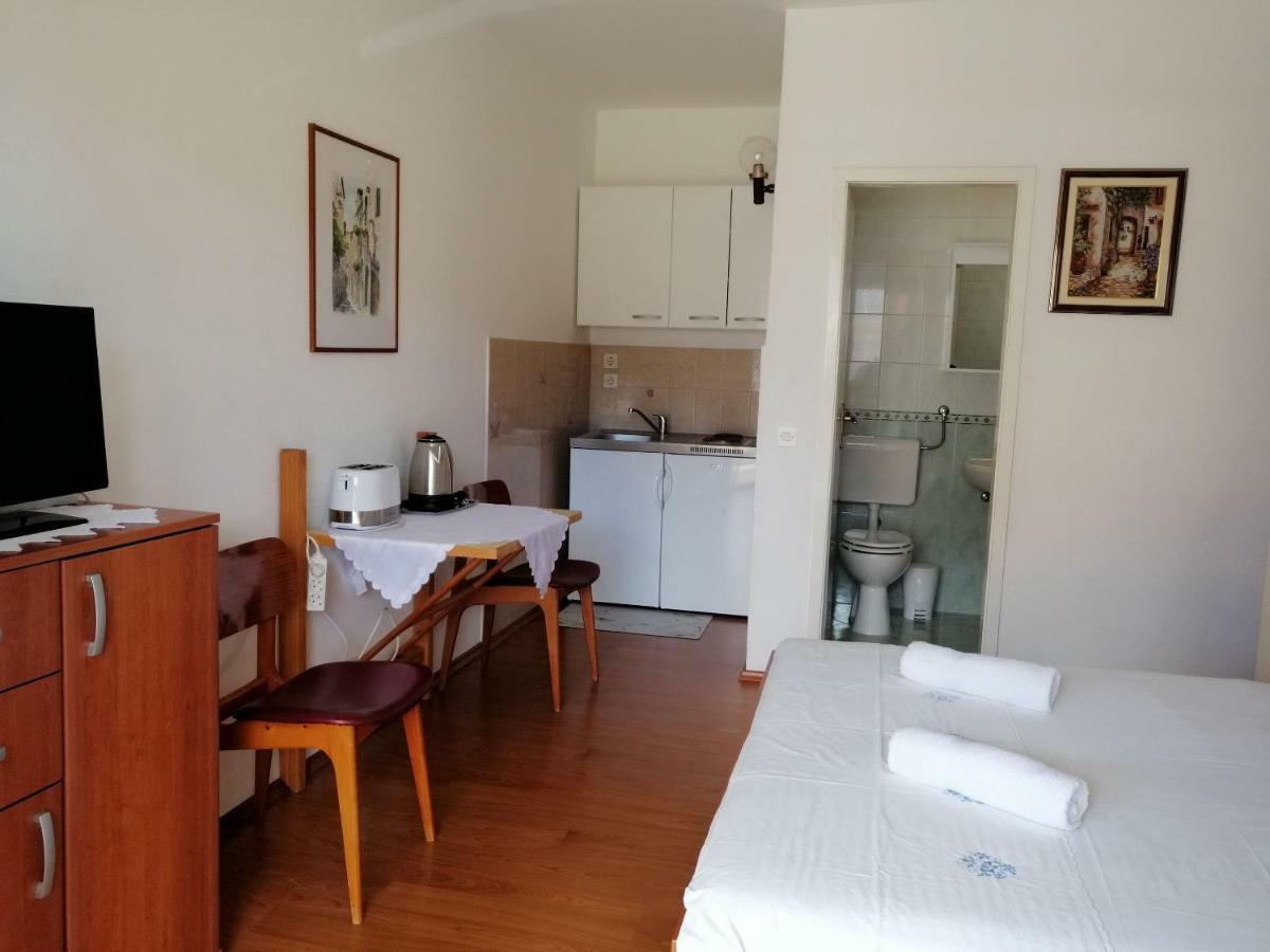 Apartments Emmas Studio Stari Grad  Dış mekan fotoğraf