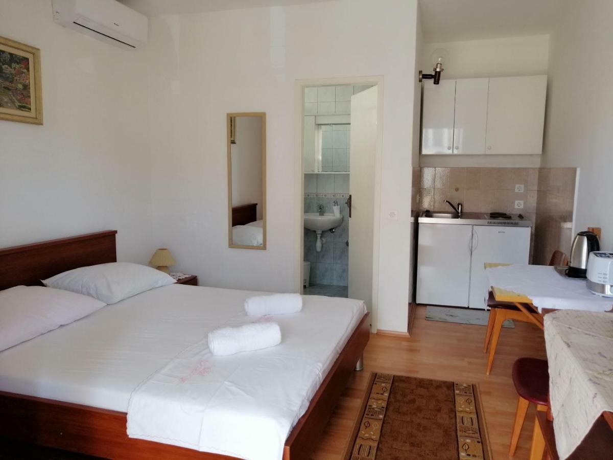 Apartments Emmas Studio Stari Grad  Dış mekan fotoğraf
