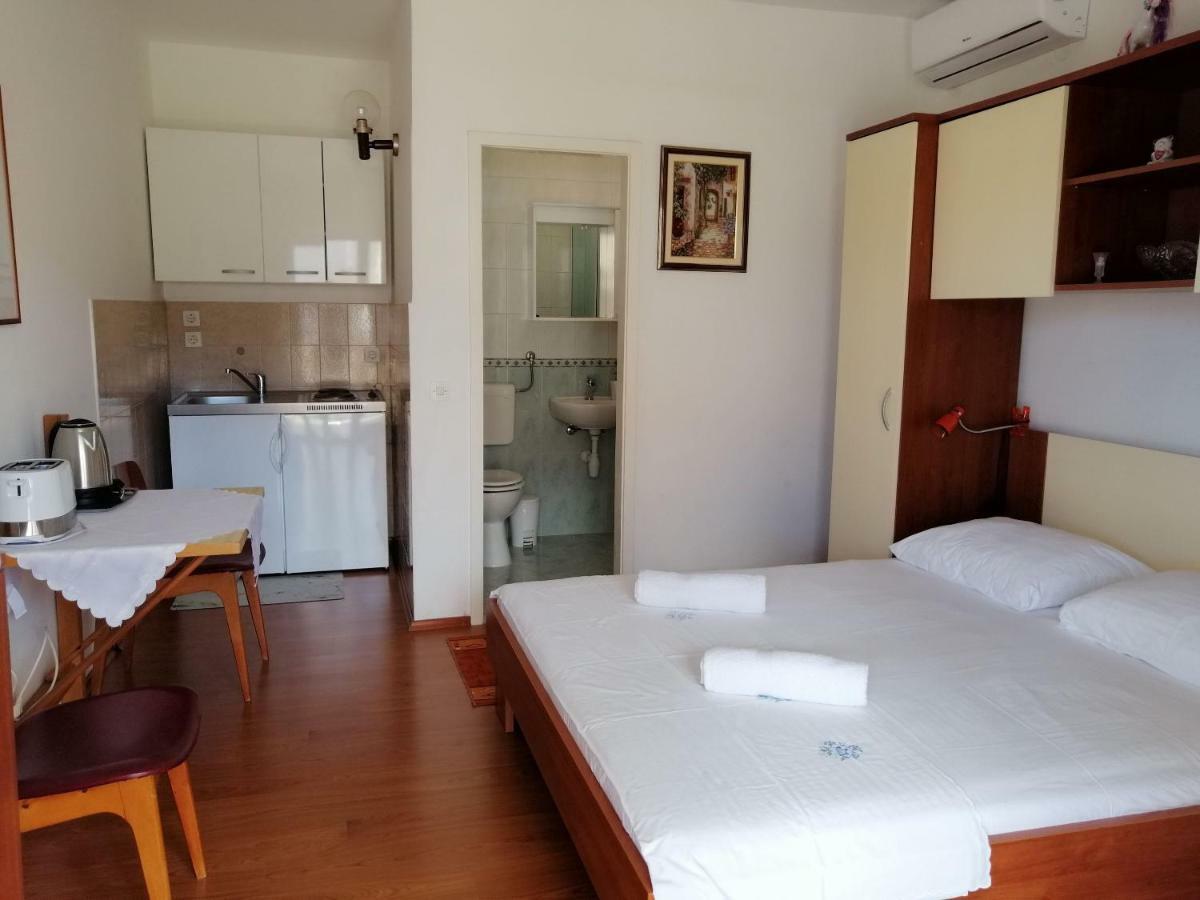 Apartments Emmas Studio Stari Grad  Dış mekan fotoğraf